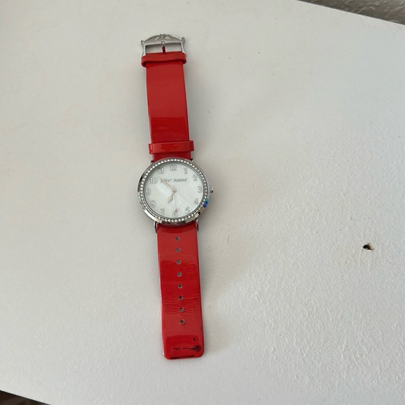 Betsy Johnson pearlescent face with red patten leather band - Picture 2 of 3